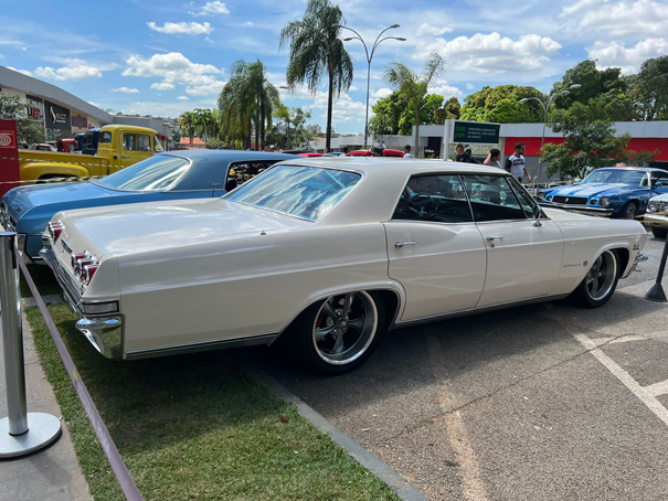 Chevrolet-Impala-1965-6