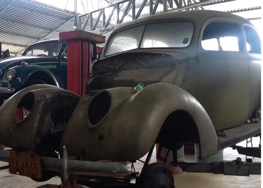Ford Touring 1937 (5)